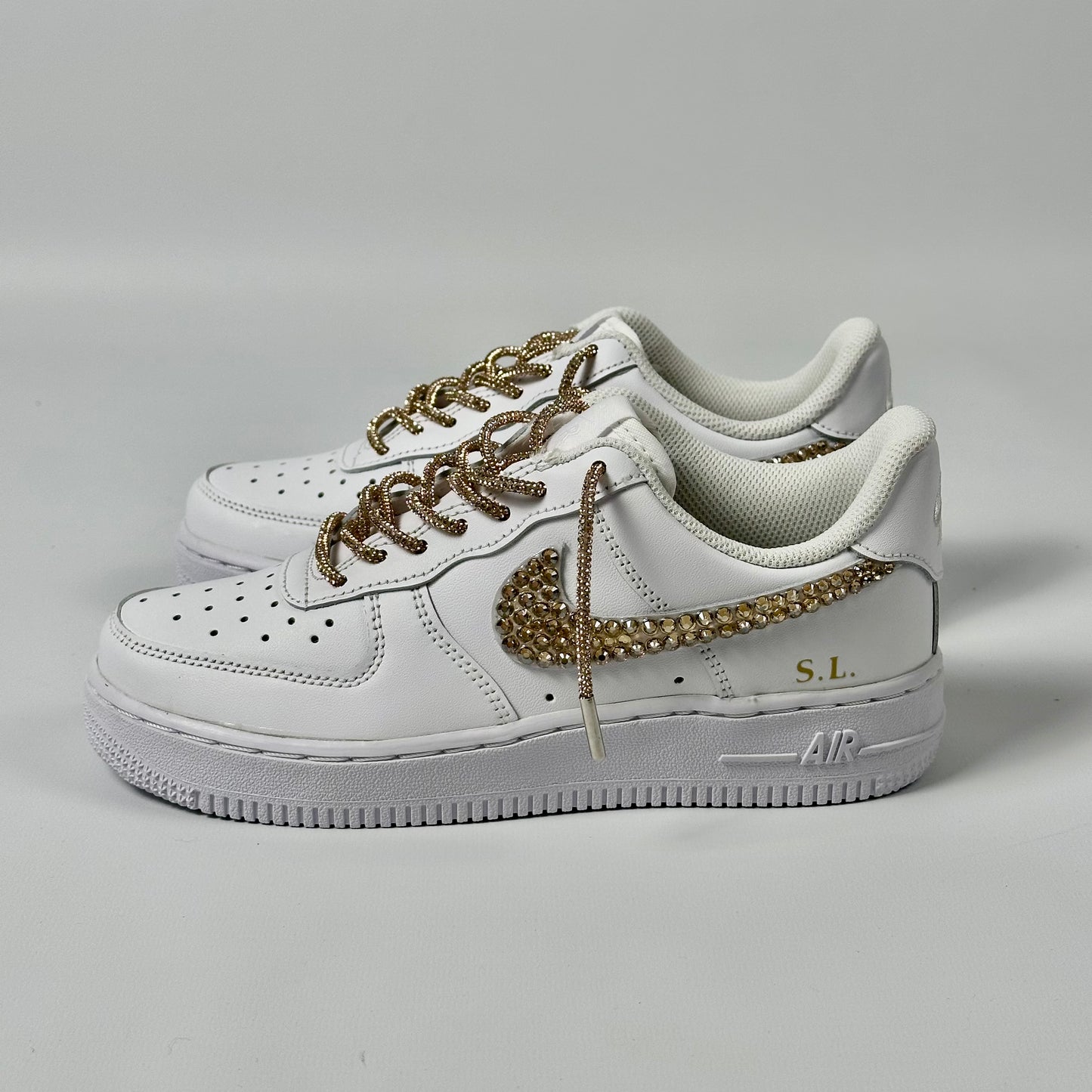 Baskets personnalisées Nike AIR Force 1 personnalisées - Strass Swarovski GOLD EDITION