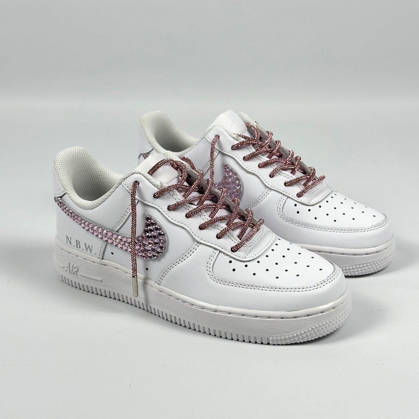 Baskets Nike AIR Force 1 personnalisées - strass Swarovski BARBIE EDITION