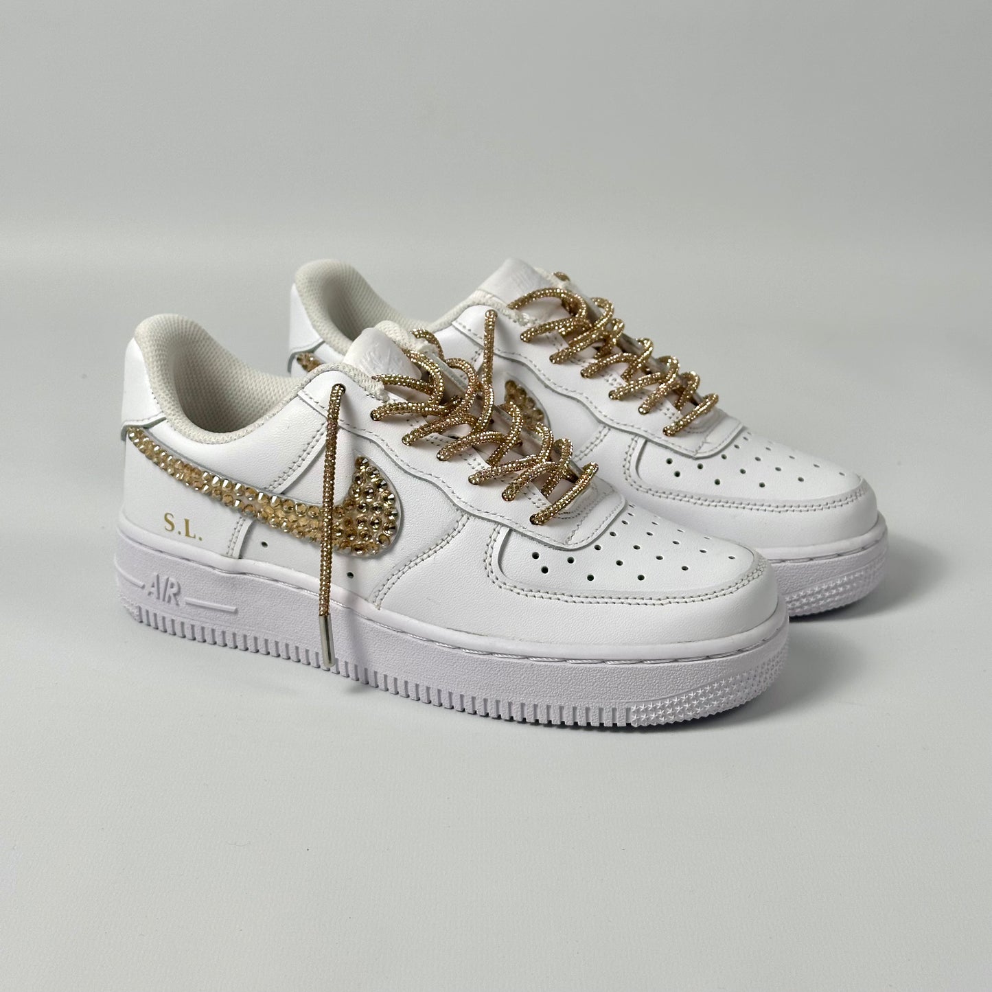 Baskets personnalisées Nike AIR Force 1 personnalisées - Strass Swarovski GOLD EDITION
