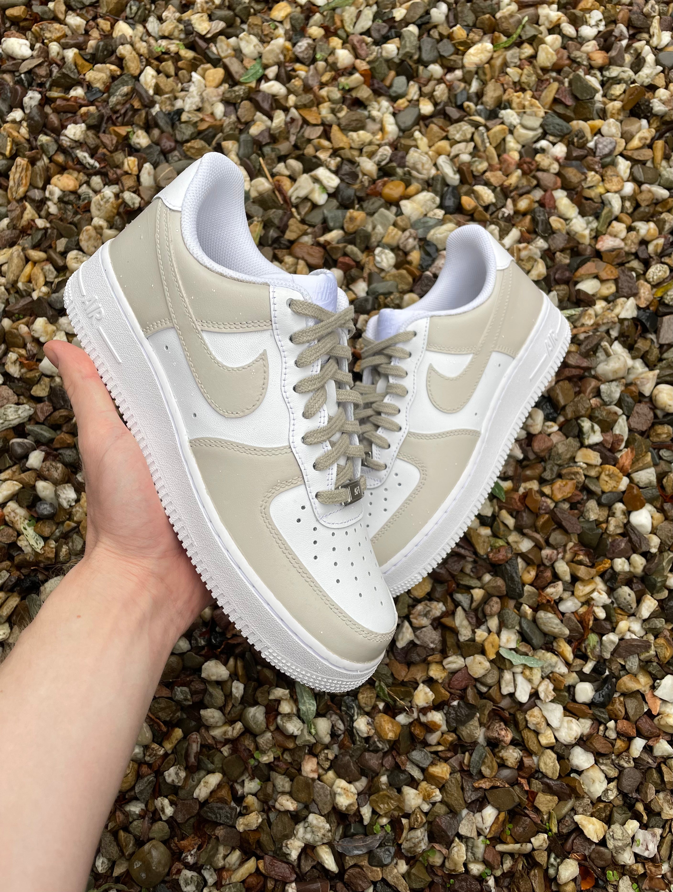 Baskets personnalisees Nike AIR Force 1 Beige 2.0 julescustomizedkicks