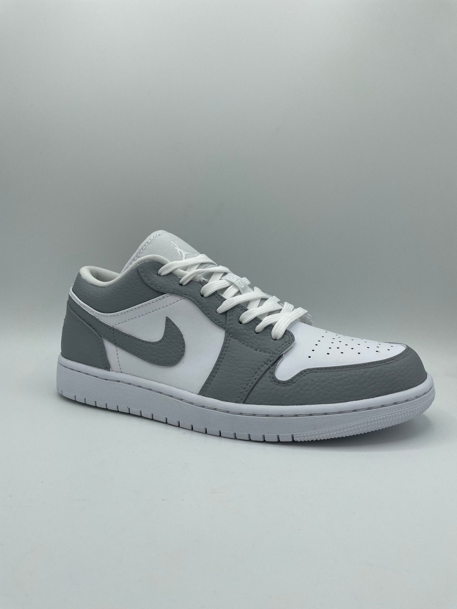 Aj1 low mens online