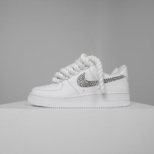 Baskets Nike AIR Force 1 personnalisées - Swarovski x lacets épais/rope blanc