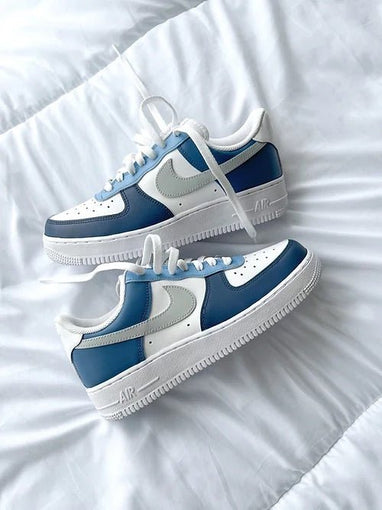 Baskets Nike AIR Force 1 personnalisees Bleu denim julescustomizedkicks