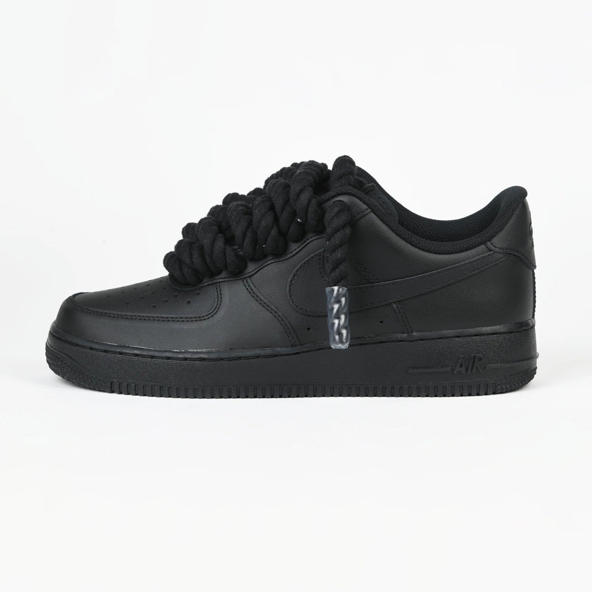 Baskets Nike AIR Force 1 personnalisees Lacets epais corde noir julescustomizedkicks