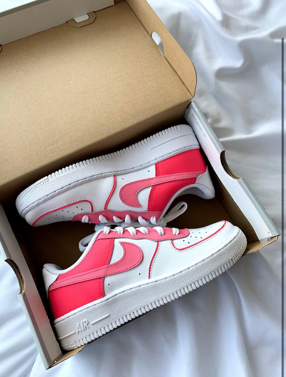 Custom Nike AIR Force 1 Sneaker - Pink Details - julescustomizedkicks