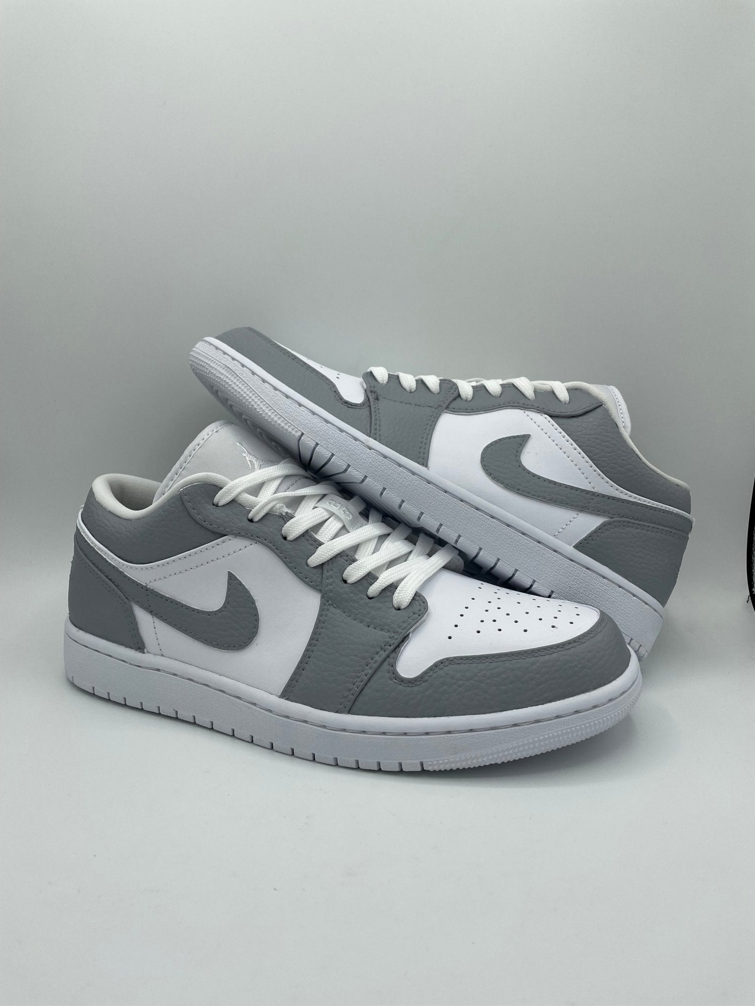 Custom NIke AJ1 Low Sneaker - Grey - julescustomizedkicks