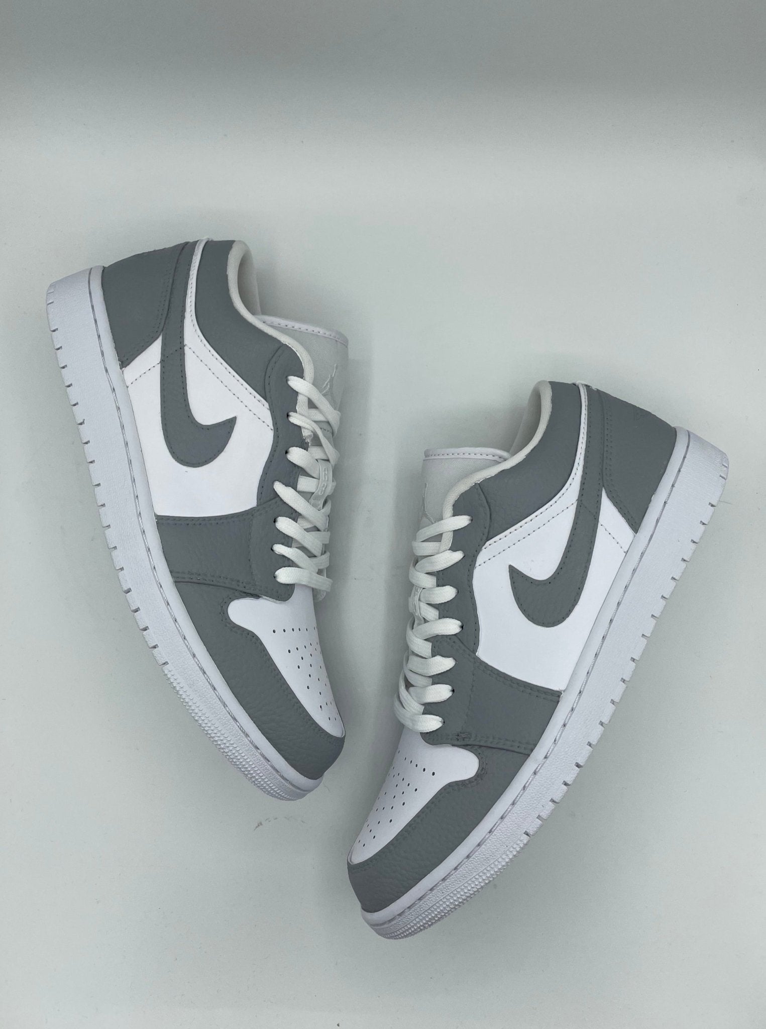 Custom NIke AJ1 Low Sneaker - Grey - julescustomizedkicks