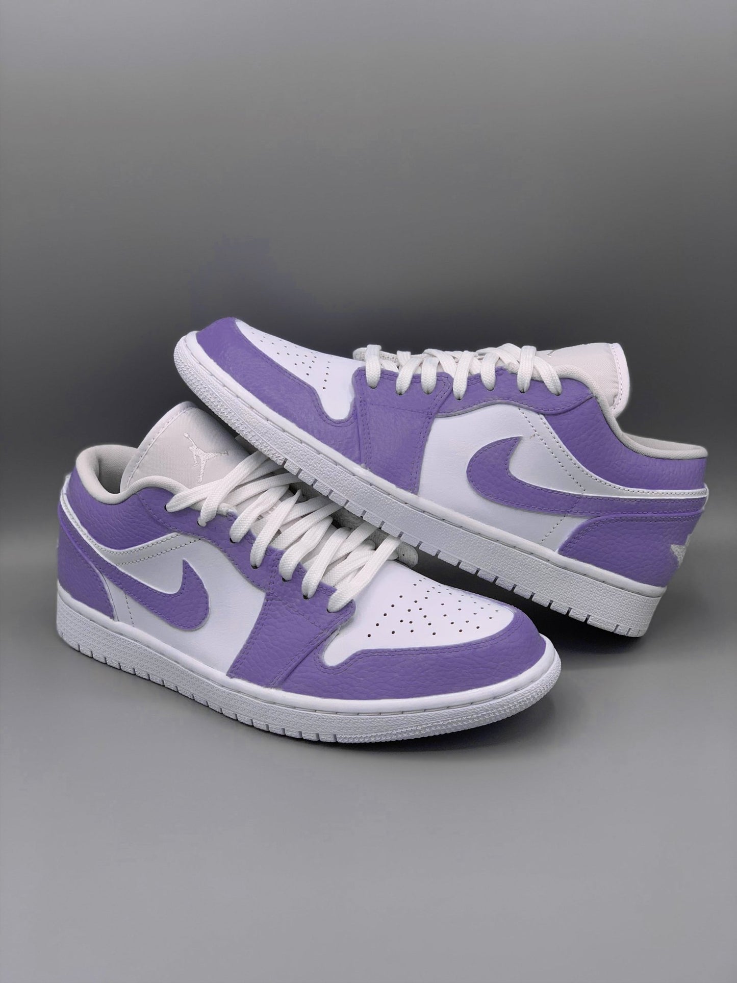 Custom NIke AJ1 Low Sneaker - Lilac - julescustomizedkicks