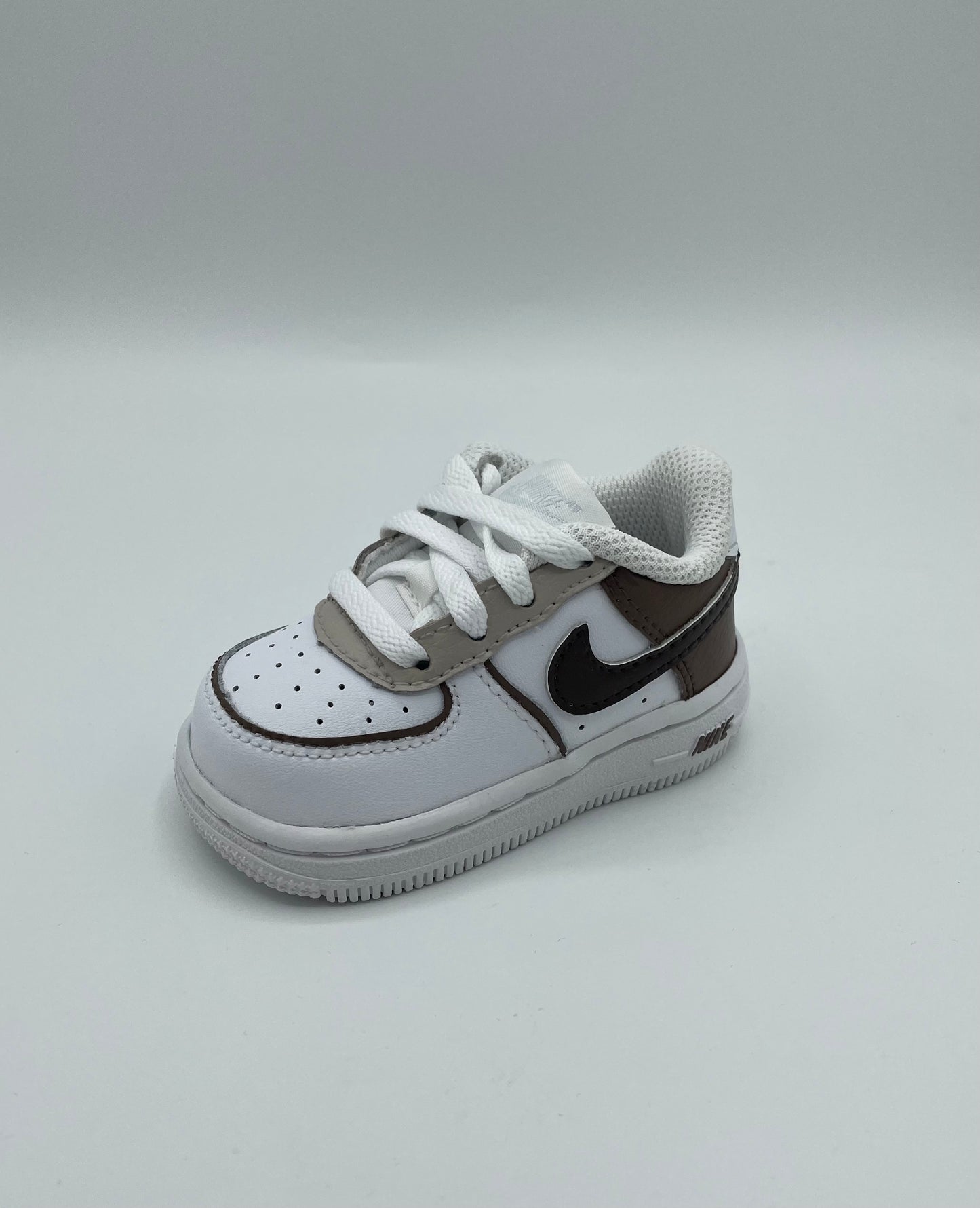 Baskets Nike AIR Force 1 personnalisées pour bébé - Macciato Baby Edition